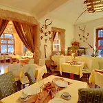 Biały Jar Nocleg ze śniadaniem 4*
