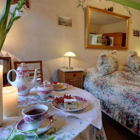 Bialy Jar Bed & Breakfast 3*