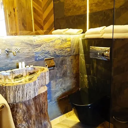 Bialy Jar Bed & Breakfast 4*