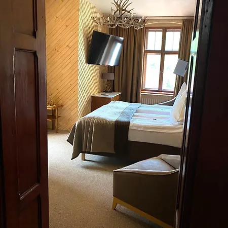 Biały Jar 4*