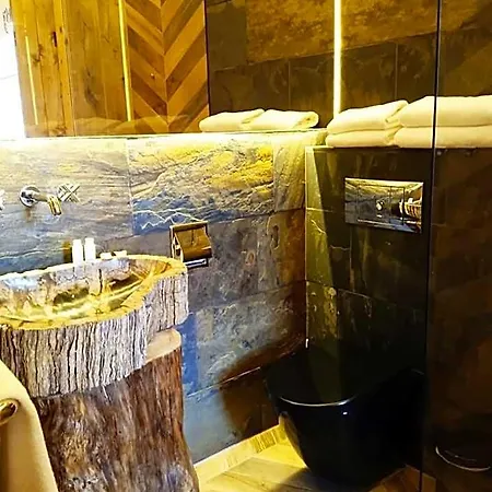 Bialy Jar Bed & Breakfast 4*