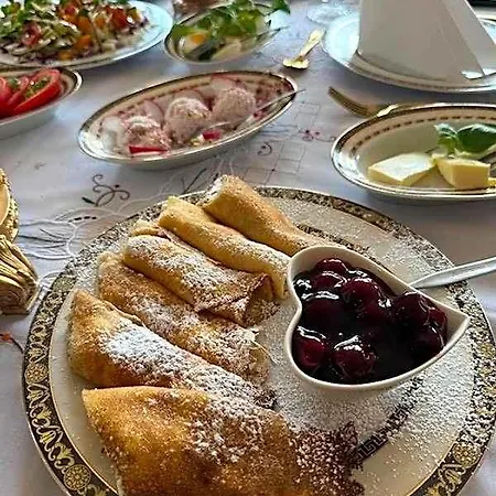 Bialy Jar Bed & Breakfast 4*
