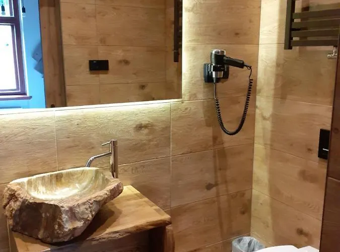 Bialy Jar كارباش