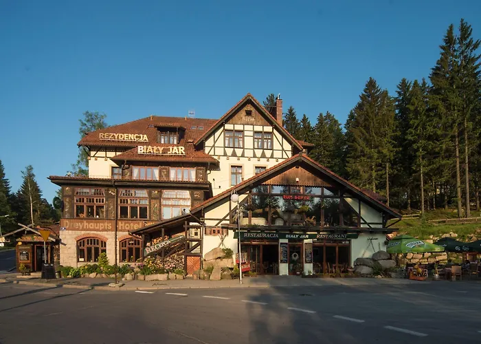 Bialy Jar كارباش